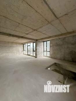 Дом 220м&sup2;, 2-этажный, участок 3 сот.  