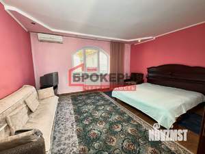 Коттедж 242м², 4-этажный, участок 1 сот.  