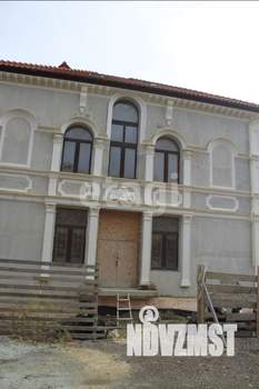 Дом 870м&sup2;, 3-этажный, участок 20 сот.  