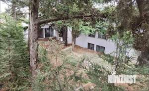 Коттедж 1400м&sup2;, 3-этажный, участок 21 сот.  