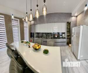 Дом 371м&sup2;, 3-этажный, участок 8 сот.  