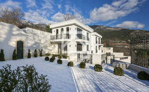 Дом 322м&sup2;, 3-этажный, участок 7 сот.  