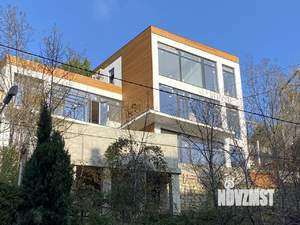 Коттедж 306м&sup2;, 3-этажный, участок 10 сот.  