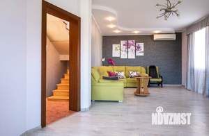 Дом 256м², 3-этажный, участок 7 сот.  