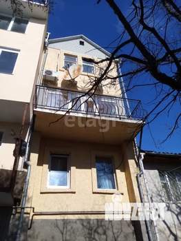 Дом 211м², 3-этажный, участок 1 сот.  