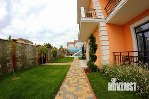 Коттедж 291м&sup2;, 3-этажный, участок 6 сот.  