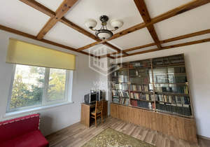 Дом 223м&sup2;, 3-этажный, участок 15 сот.  