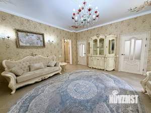 Дом 185м&sup2;, 2-этажный, участок 4 сот.  