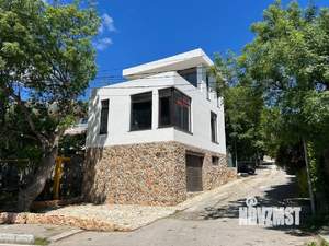 Дом 150м², 3-этажный, участок 1 сот.  