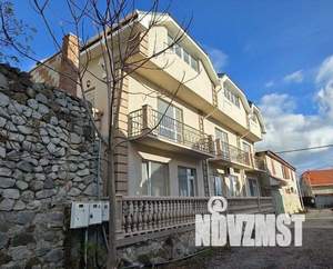 Таунхаус 193м&sup2;, 3-этажный, участок 1 сот.  