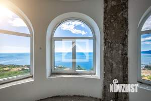 Дом 500м&sup2;, 4-этажный, участок 15 сот.  