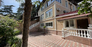 Дом 338м&sup2;, 3-этажный, участок 7 сот.  