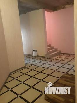 Дом 1250м², 4-этажный, участок 7 сот.  