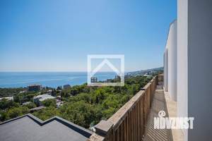 Дом 240м&sup2;, 3-этажный, участок 3 сот.  