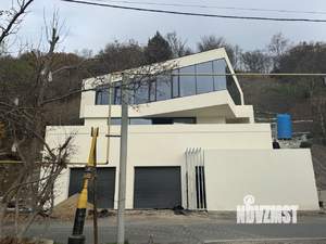 Коттедж 545м², 3-этажный, участок 10 сот.  