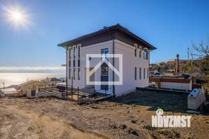 Дом 300м&sup2;, 3-этажный, участок 6 сот.  