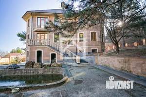 Дом 504м&sup2;, 3-этажный, участок 14 сот.  