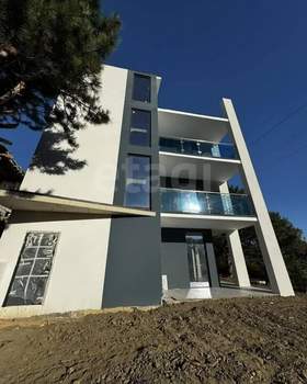 Дом 584м&sup2;, 3-этажный, участок 4 сот.  