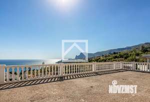 Дом 444м&sup2;, 4-этажный, участок 10 сот.  