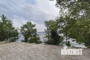 Дом 380м&sup2;, 3-этажный, участок 4 сот.  