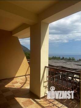 Коттедж 2500м&sup2;, 5-этажный, участок 1 сот.  