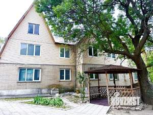 Дом 479м&sup2;, 3-этажный, участок 16 сот.  