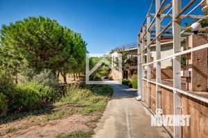 Дом 1802м², 5-этажный, участок 31 сот.  