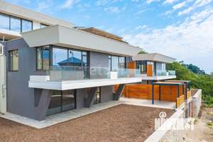 Дом 156м², 2-этажный, участок 3 сот.  