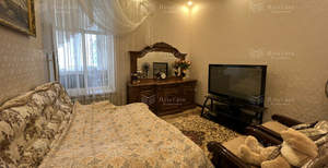 Дом 338м&sup2;, 3-этажный, участок 7 сот.  