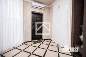 Дом 160м&sup2;, 2-этажный, участок 1 сот.  