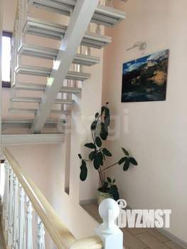 Дом 198м&sup2;, 5-этажный, участок 3 сот.  