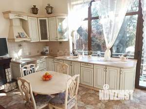 Дом 198м&sup2;, 5-этажный, участок 3 сот.  