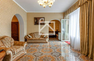 Дом 352м², 3-этажный, участок 10 сот.  