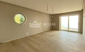 Дом 475м&sup2;, 3-этажный, участок 4 сот.  