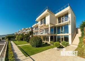 Дом 1200м&sup2;, 3-этажный, участок 10 сот.  