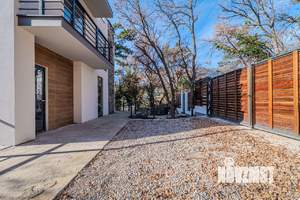 Дом 326м&sup2;, 3-этажный, участок 8 сот.  