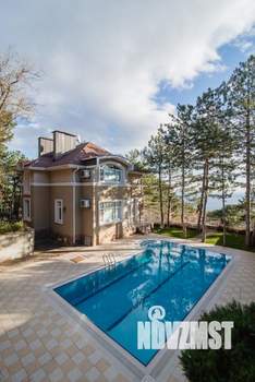 Дом 266м&sup2;, 3-этажный, участок 20 сот.  