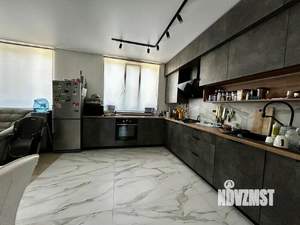 Дом 240м², 3-этажный, участок 8 сот.  