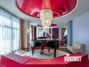 Дом 1307м&sup2;, 4-этажный, участок 50 сот.  