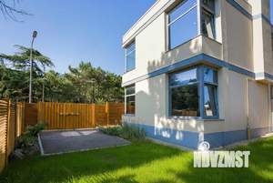 Дом 146м&sup2;, 3-этажный, участок 4 сот.  