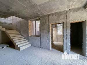 Дом 295м&sup2;, 2-этажный, участок 4 сот.  