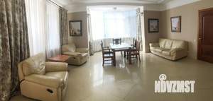 Дом 300м&sup2;, 3-этажный, участок 10 сот.  