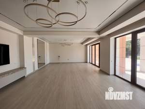 Дом 370м², 3-этажный, участок 9 сот.  