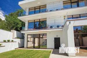 Дом 300м², 3-этажный, участок 3 сот.  