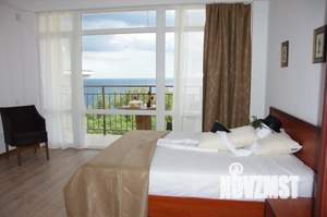 Дом 447м&sup2;, 3-этажный, участок 4 сот.  