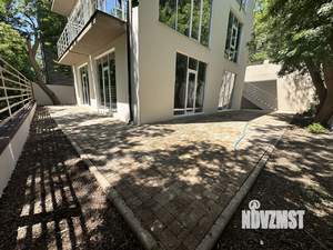 Коттедж 273м², 3-этажный, участок 4 сот.  