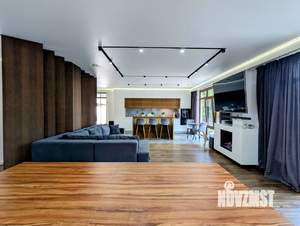 Дом 285м&sup2;, 3-этажный, участок 12 сот.  