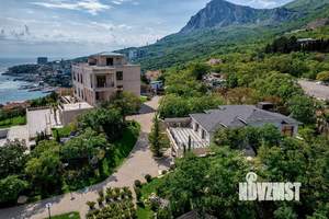 Дом 3270м&sup2;, 4-этажный, участок 110 сот.  