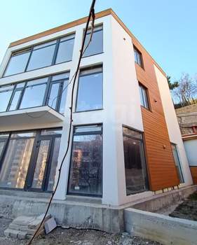 Дом 306м&sup2;, 3-этажный, участок 4 сот.  