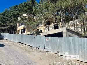 Дом 255м&sup2;, 3-этажный, участок 4 сот.  